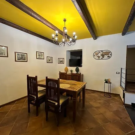 Cut' Apartment Monreale